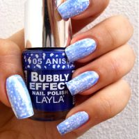 nails painted in the bubbly effect